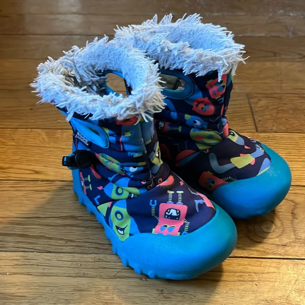 Bogs | toddler snow boots shoe size 7 blue boots with outer space and faux fur